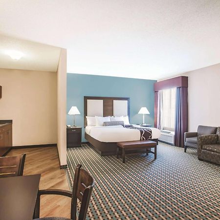 Отель La Quinta By Wyndham Stonington-Mystic Area Pawcatuck Экстерьер фото