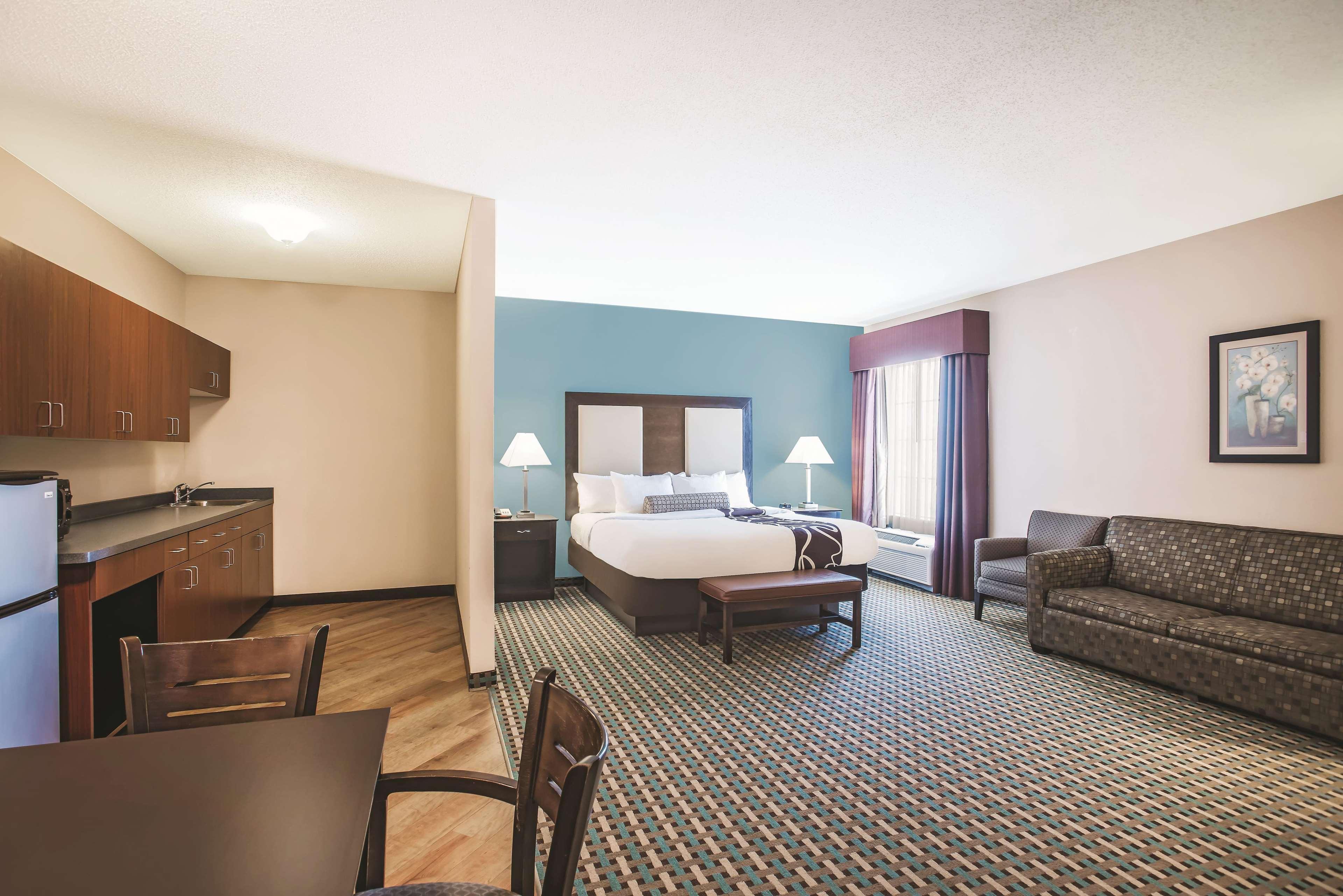Отель La Quinta By Wyndham Stonington-Mystic Area Pawcatuck Экстерьер фото