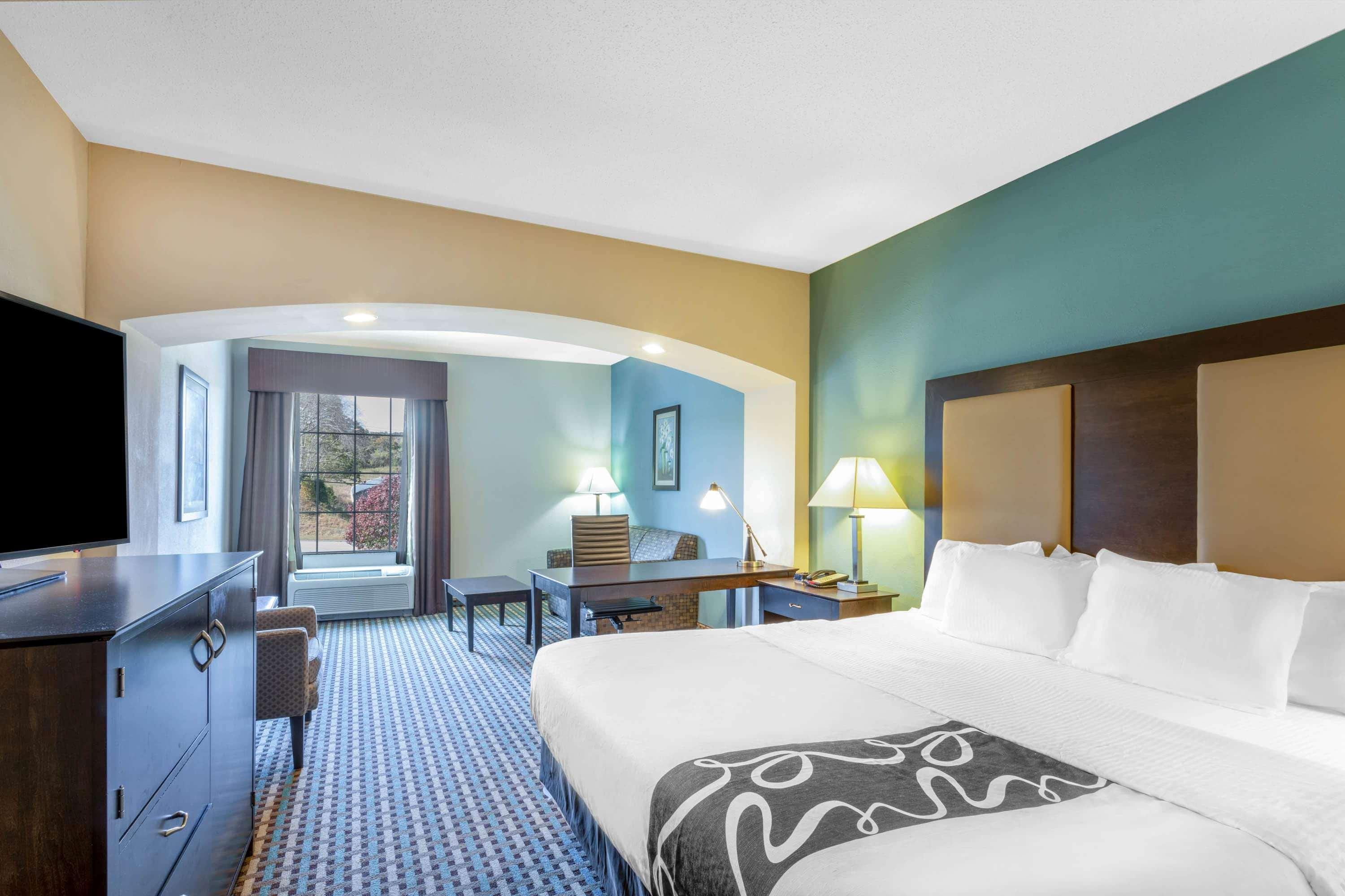 Отель La Quinta By Wyndham Stonington-Mystic Area Pawcatuck Экстерьер фото