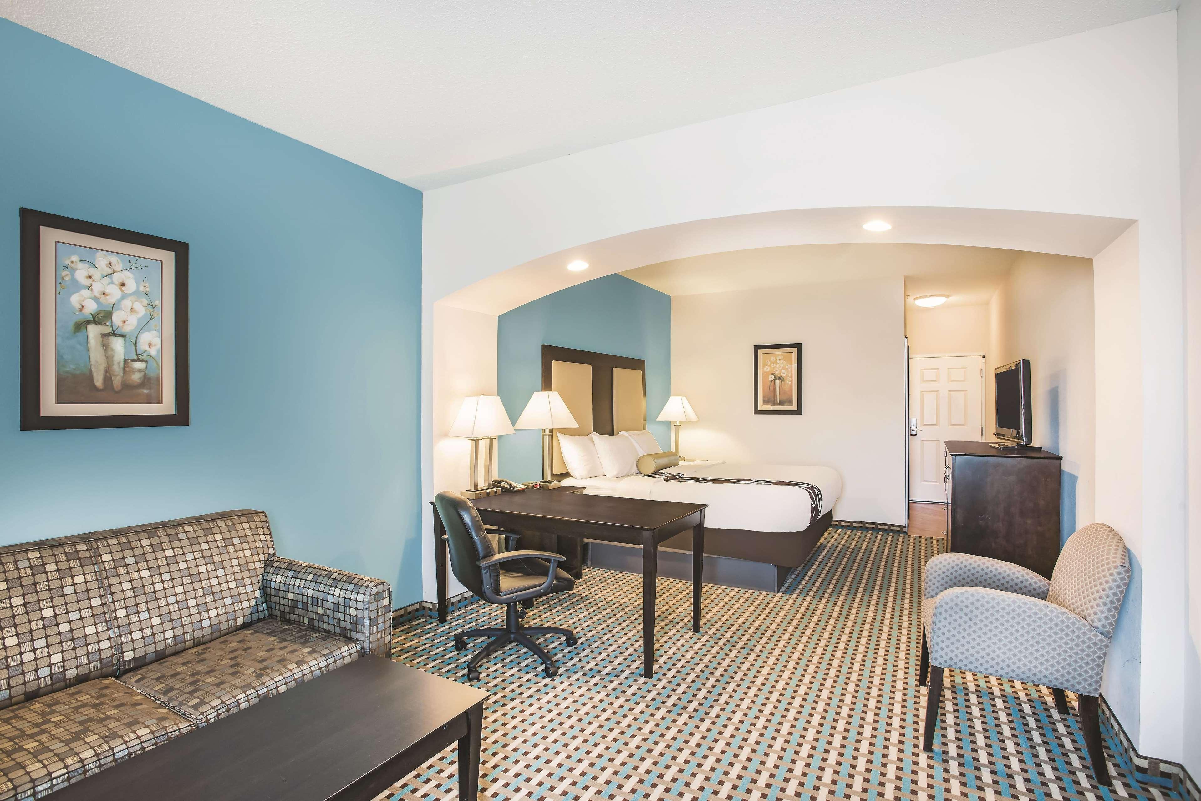 Отель La Quinta By Wyndham Stonington-Mystic Area Pawcatuck Экстерьер фото