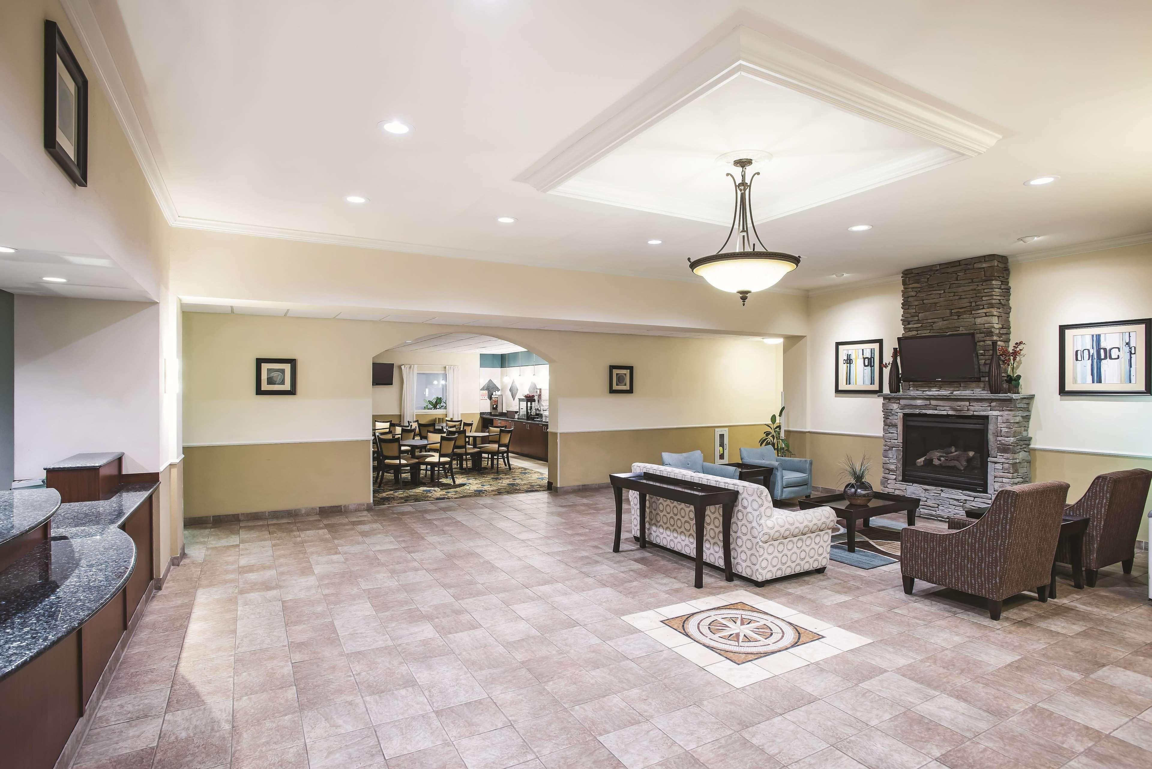 Отель La Quinta By Wyndham Stonington-Mystic Area Pawcatuck Экстерьер фото