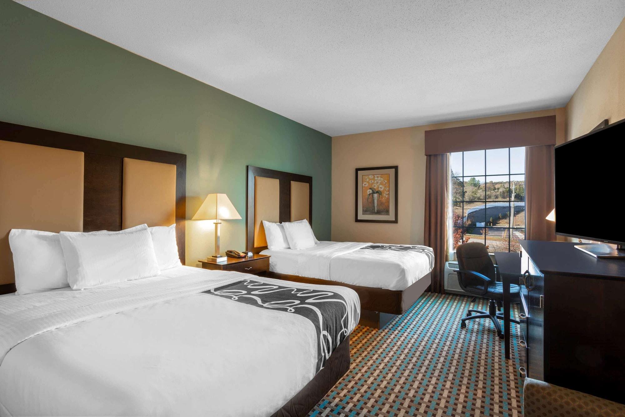 Отель La Quinta By Wyndham Stonington-Mystic Area Pawcatuck Экстерьер фото