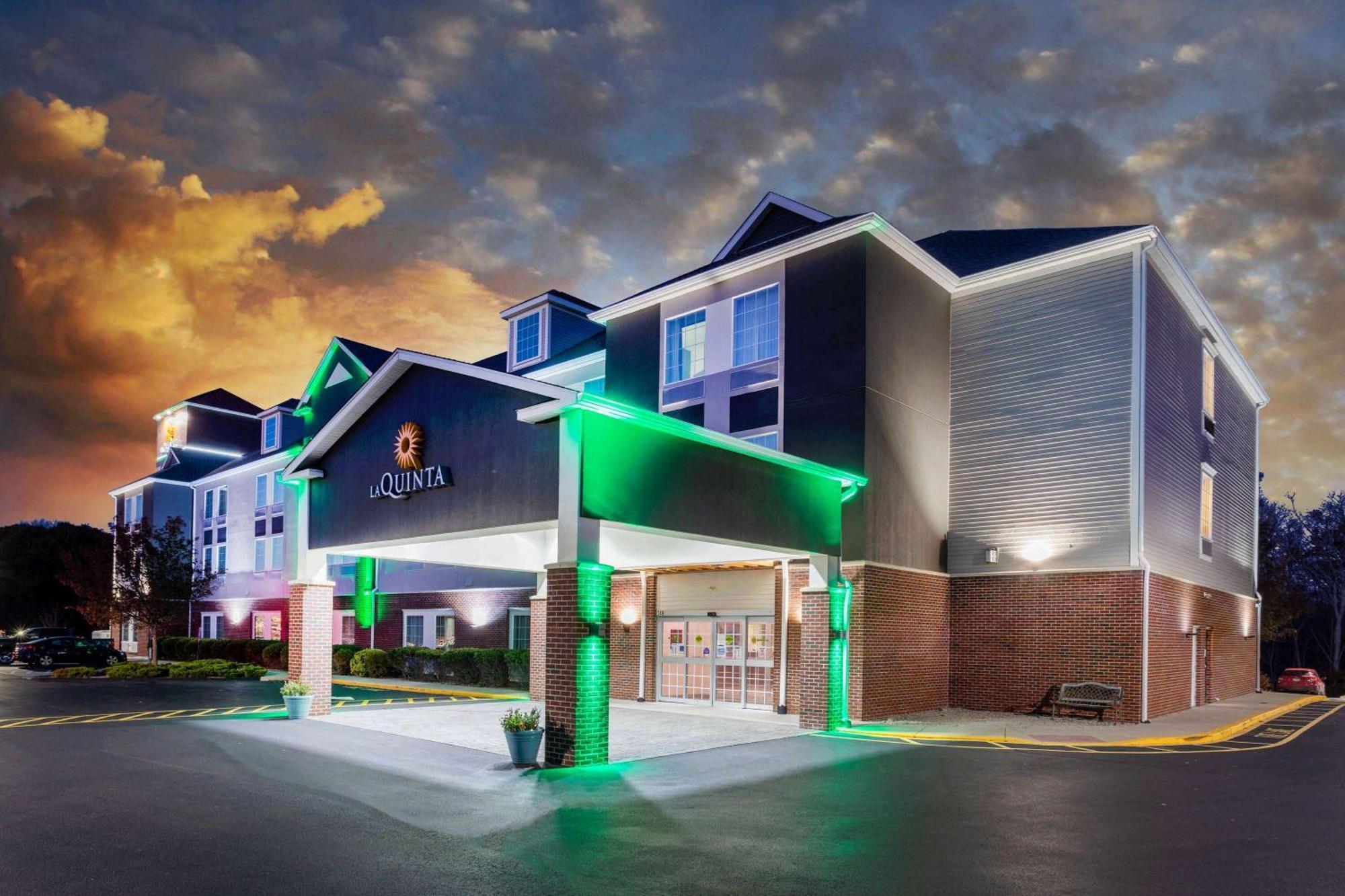 Отель La Quinta By Wyndham Stonington-Mystic Area Pawcatuck Экстерьер фото