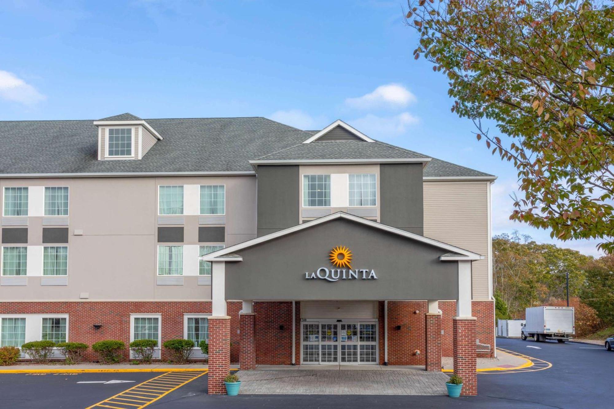 Отель La Quinta By Wyndham Stonington-Mystic Area Pawcatuck Экстерьер фото