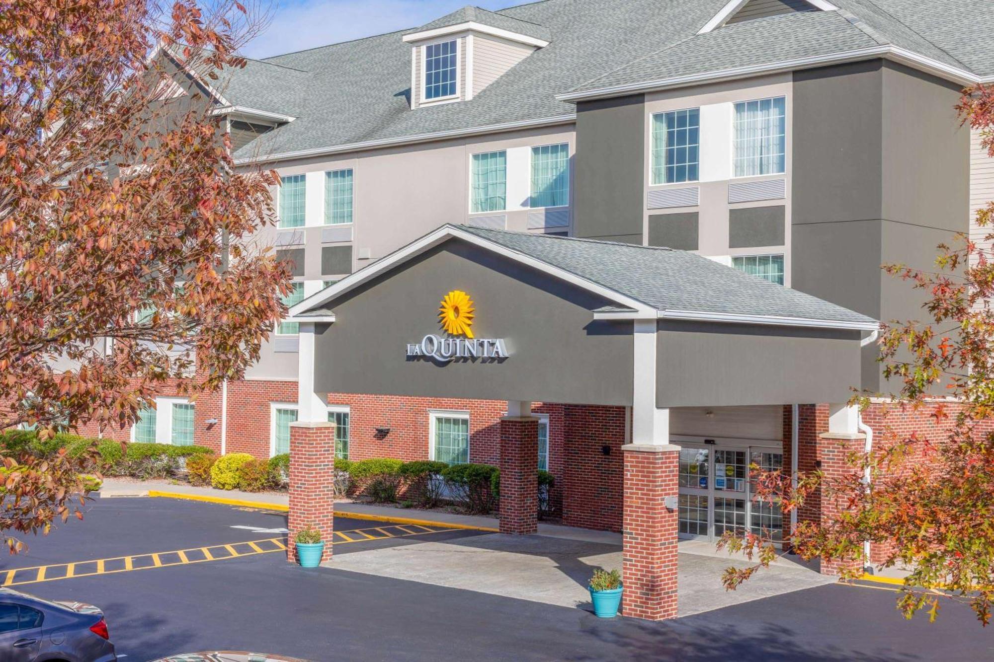 Отель La Quinta By Wyndham Stonington-Mystic Area Pawcatuck Экстерьер фото
